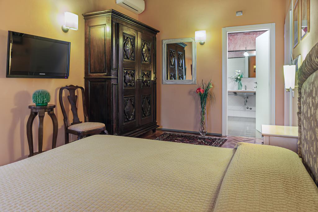 Hotel Villa Volpi Lucca Buitenkant foto